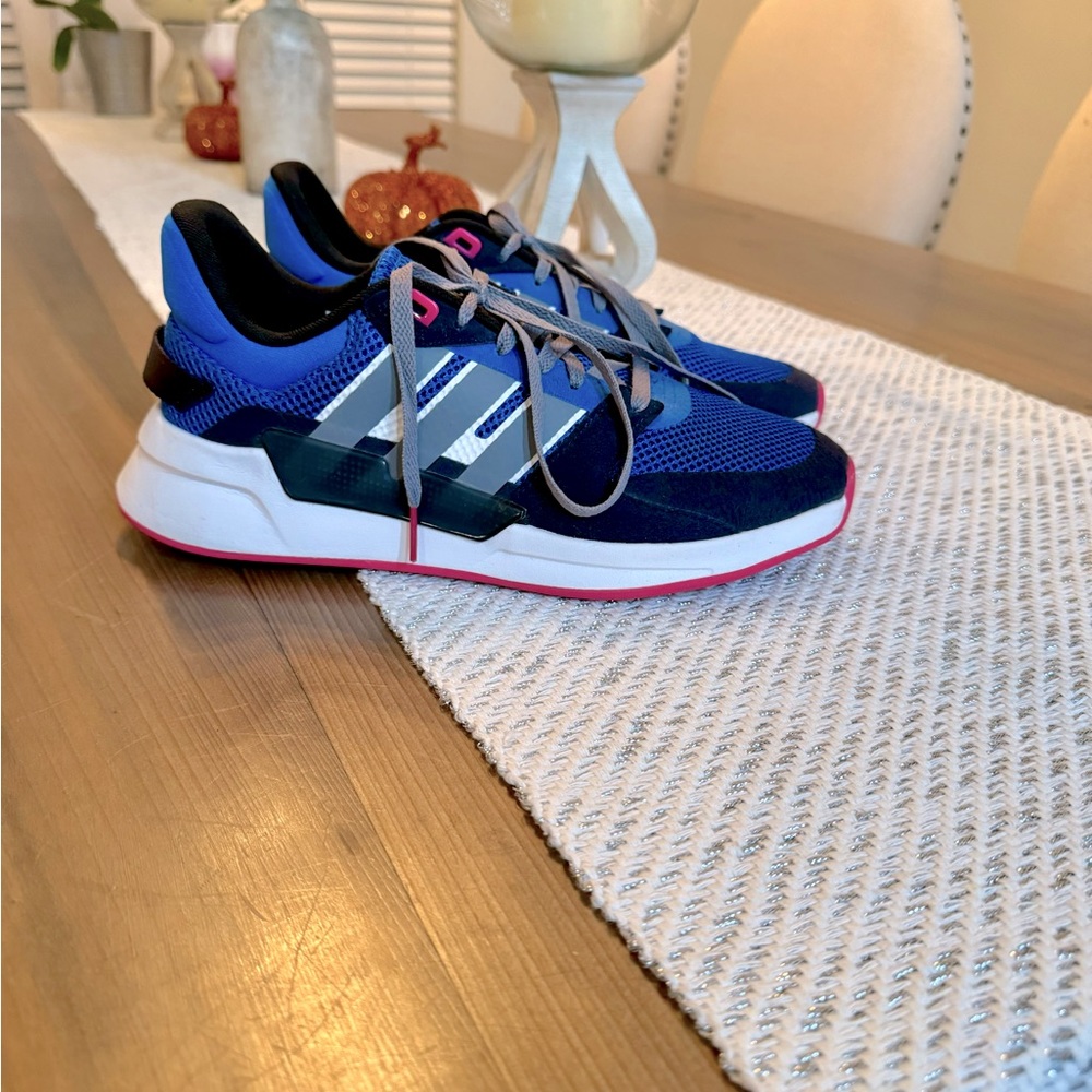 Adidas Run 90’s shoes